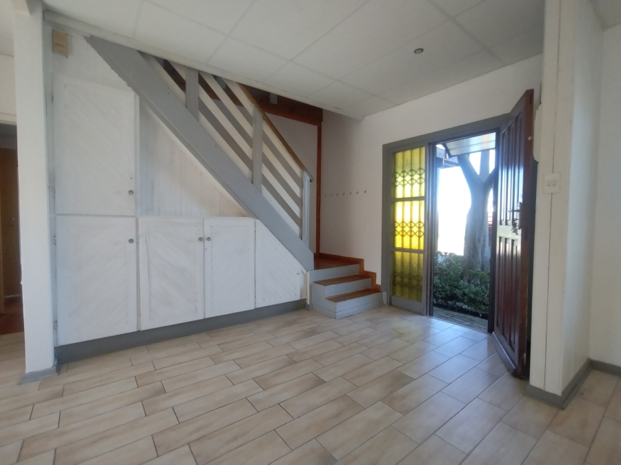 5 Bedroom Property for Sale in Kabeljauws Eastern Cape